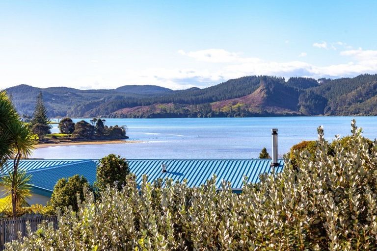 Photo of property in 101 Tukere Drive, Whangamata, 3620