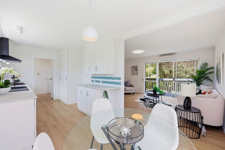 Photo of property in 5 Lisa Rise, Half Moon Bay, Auckland, 2012