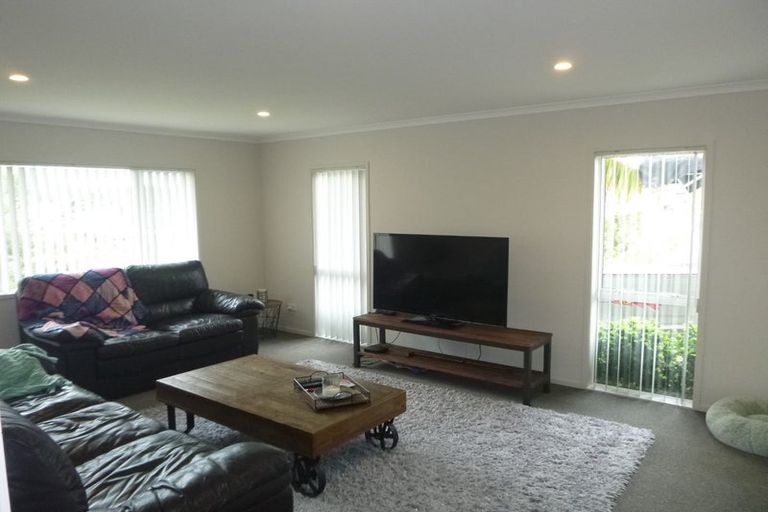 Photo of property in 2 Malbec Place, Huapai, Kumeu, 0810