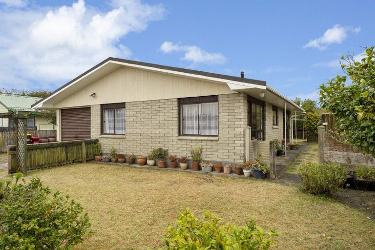 Photo of property in 81 Norfolk Crescent, Otaki Beach, Otaki, 5512