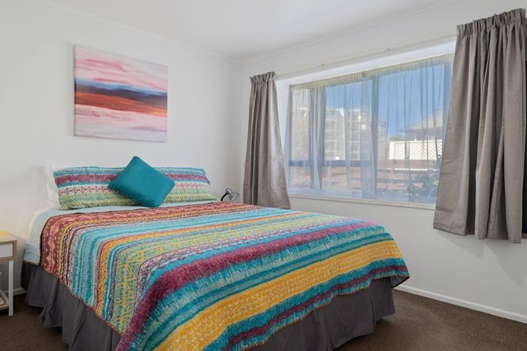 Photo of property in 22 Maunganui Road, Mount Maunganui, 3116