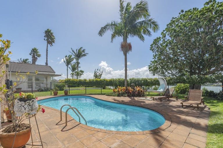 Photo of property in 84 Rushgreen Avenue, Pahurehure, Papakura, 2113