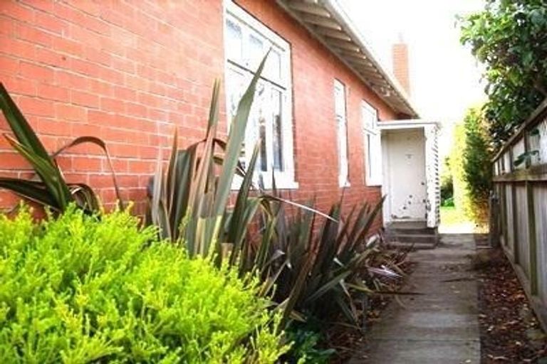 Photo of property in 1/33 Richmond Grove, Woburn, Lower Hutt, 5010