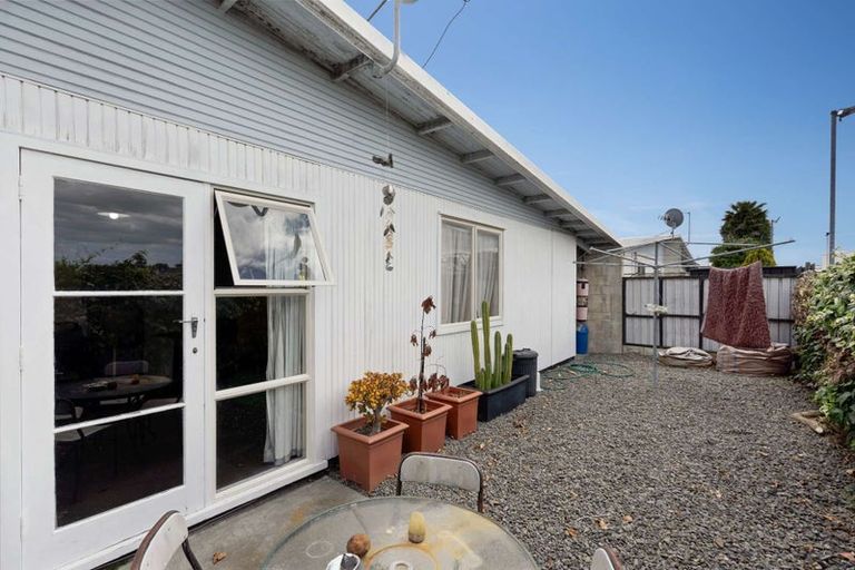 Photo of property in 1/209 Mcleod Street, Camberley, Hastings, 4120