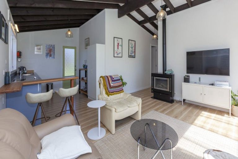 Photo of property in 39 Aperahama Street, Paekakariki, 5034