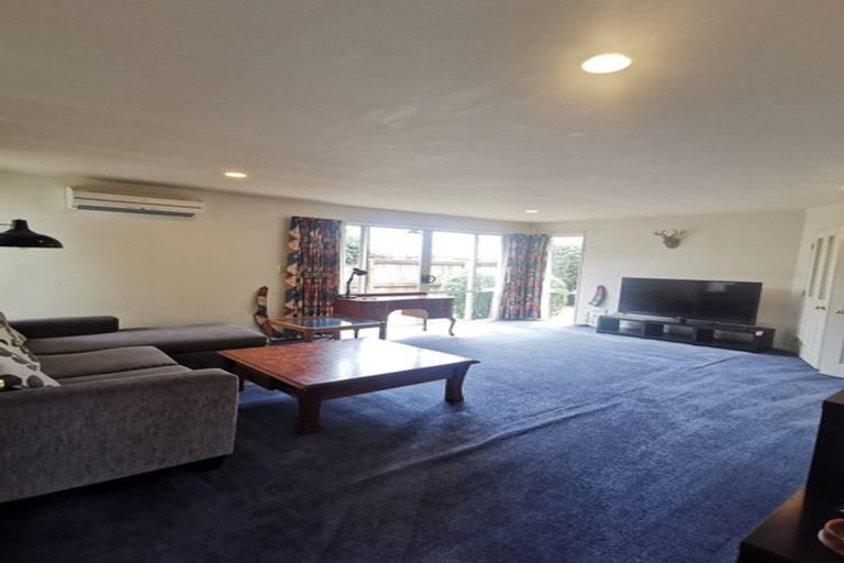 Photo of property in 4 Rosefield Lane, Northcote, Christchurch, 8052