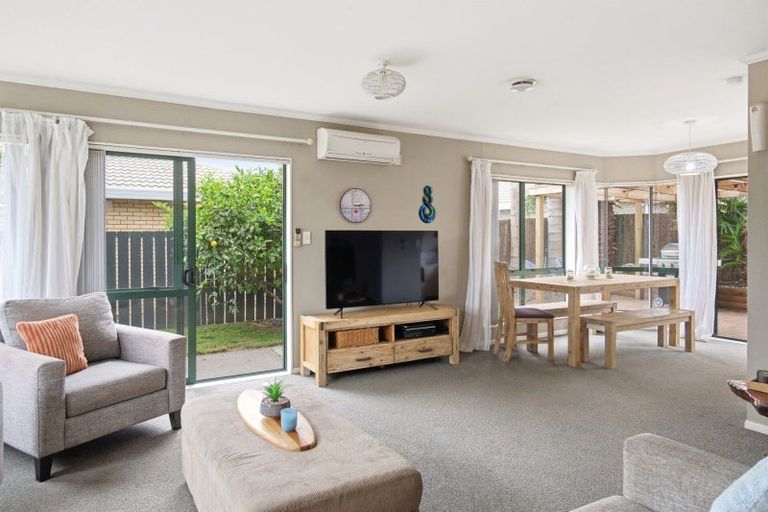 Photo of property in 52 Blake Boulevard, Papamoa Beach, Papamoa, 3118