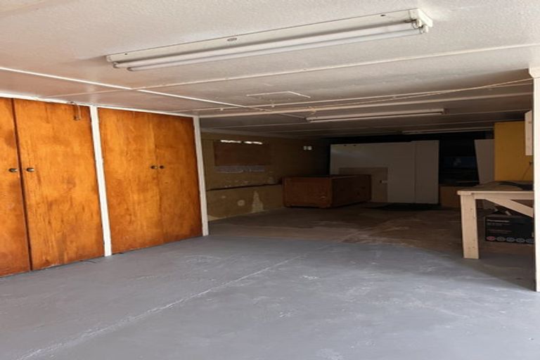 Photo of property in 90 Coronation Road, Mangere Bridge, Auckland, 2022