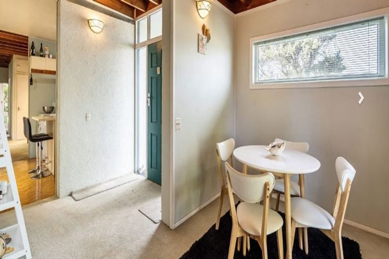 Photo of property in 28 Brunton Place, Glenfield, Auckland, 0629