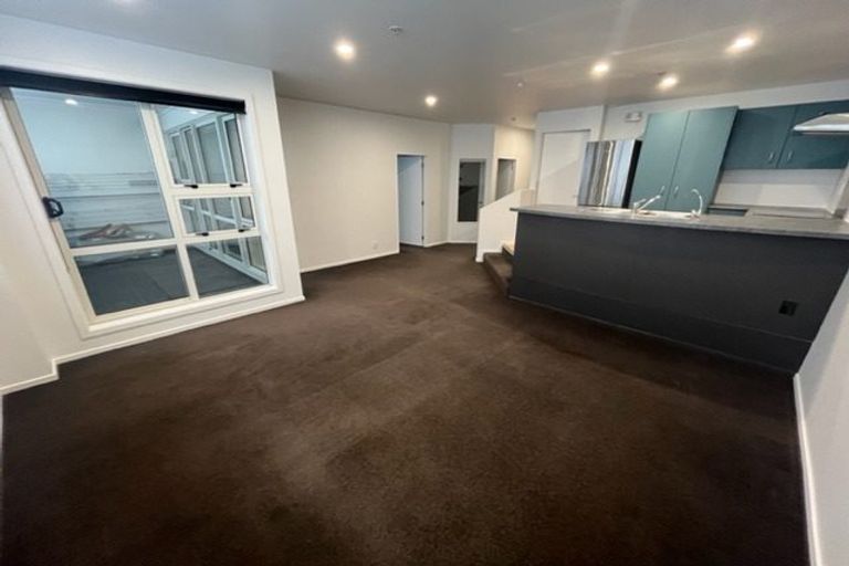 Photo of property in Stadium Garden Flats, 314/107 Thorndon Quay, Pipitea, Wellington, 6011