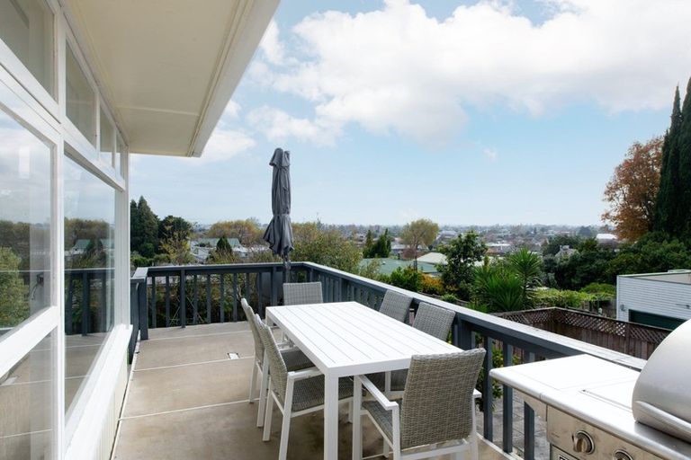 Photo of property in 56 Forest Lake Road, Forest Lake, Hamilton, 3200