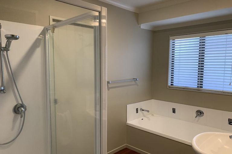 Photo of property in 2 Stratford Place, Huntington, Hamilton, 3210