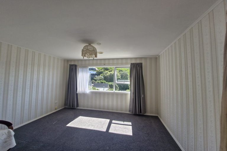 Photo of property in 13 Waikare Street, Karori, Wellington, 6012