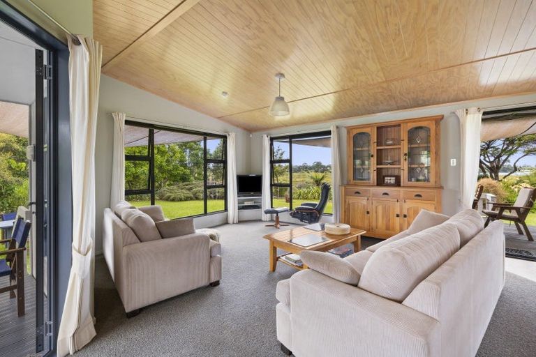 Photo of property in 76 Molesworth Drive, Mangawhai, 0505