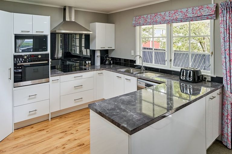 Photo of property in 7 Luff Place, Whitby, Porirua, 5024