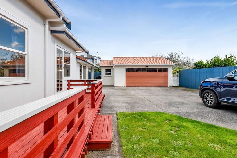Photo of property in 19 George Street, Hawera, 4610