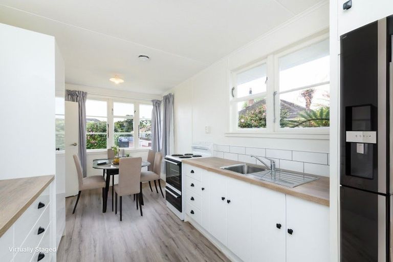 Photo of property in 33 Crewe Crescent, Hokowhitu, Palmerston North, 4410