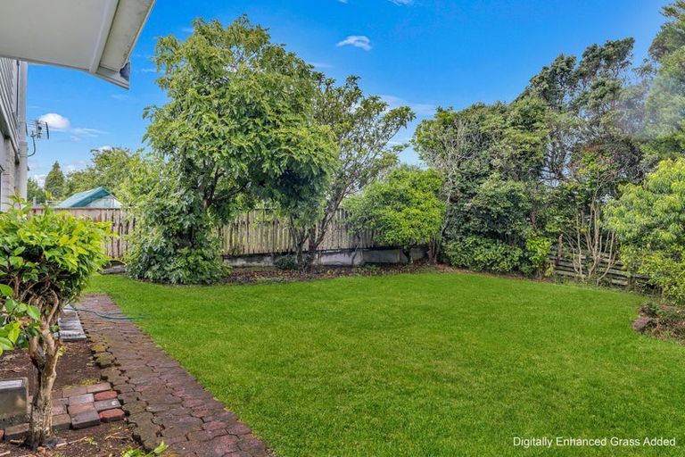 Photo of property in 3b Hunter Place, Merrilands, New Plymouth, 4312