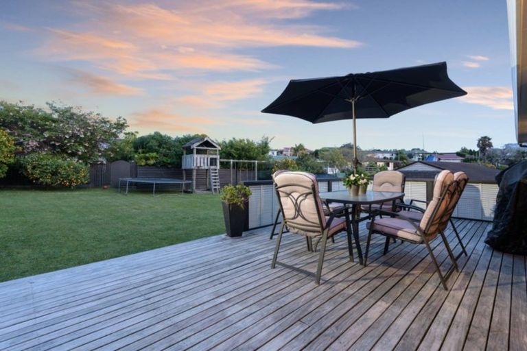 Photo of property in 31 Dunton Drive, Welcome Bay, Tauranga, 3112