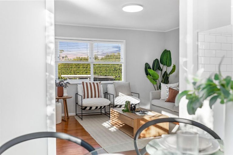 Photo of property in 1/86 Tirimoana Road, Te Atatu South, Auckland, 0602