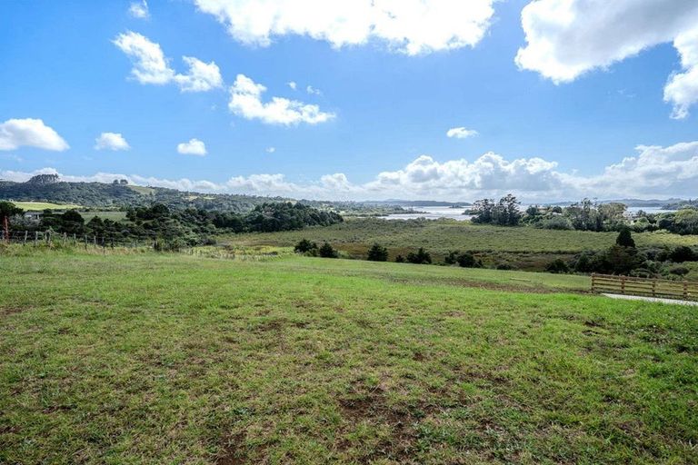 Photo of property in 77 Skudders Beach Road, Kerikeri, 0294