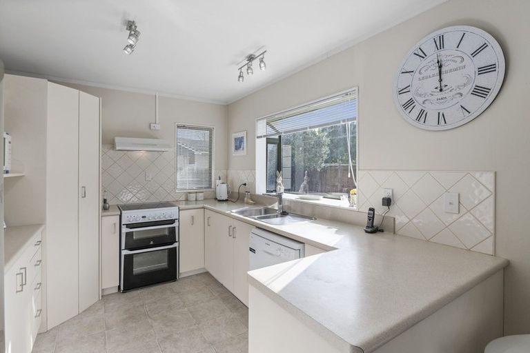 Photo of property in 36 Easton Way, Levin, 5510