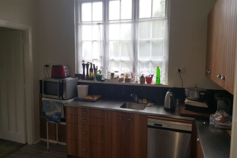 Photo of property in 17 Rhodes Street, Waimate, 7924