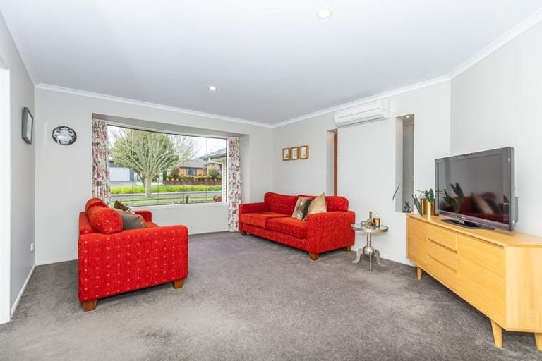 Photo of property in 8 Compton Grove, Huntington, Hamilton, 3210