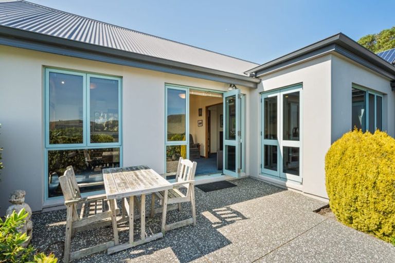 Photo of property in 190 Cannon Hill Crescent, Mount Pleasant, Christchurch, 8081