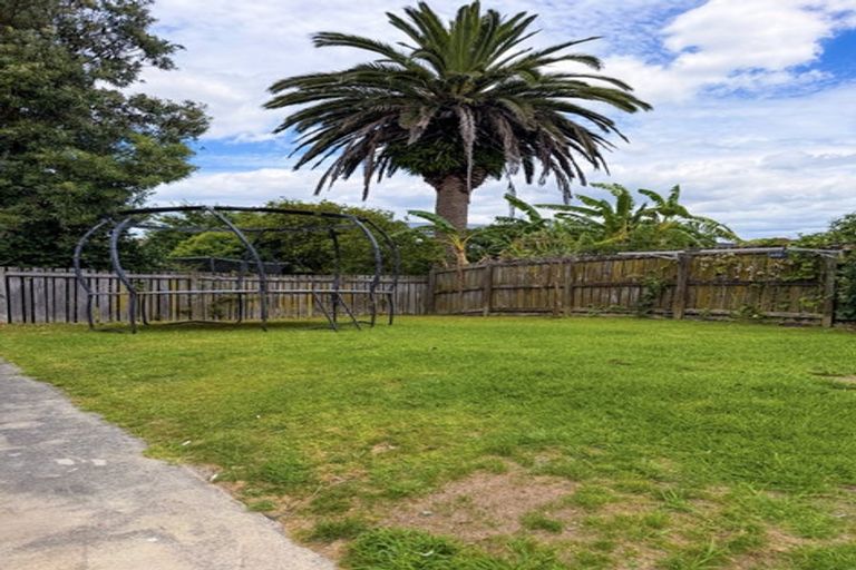 Photo of property in 33 Shearwater Street, One Tree Point, 0118