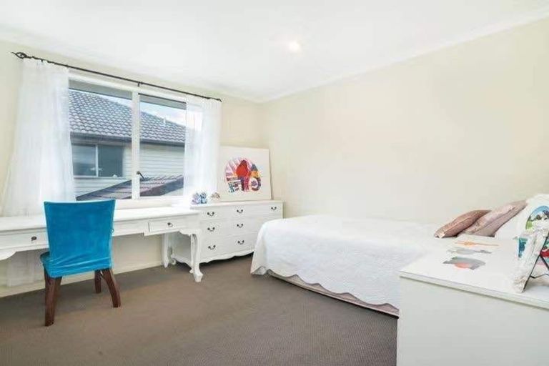 Photo of property in 23 The Track, Takanini, 2112