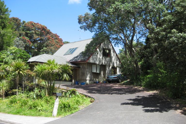 Photo of property in 391 Motutara Road, Muriwai, Waimauku, 0881