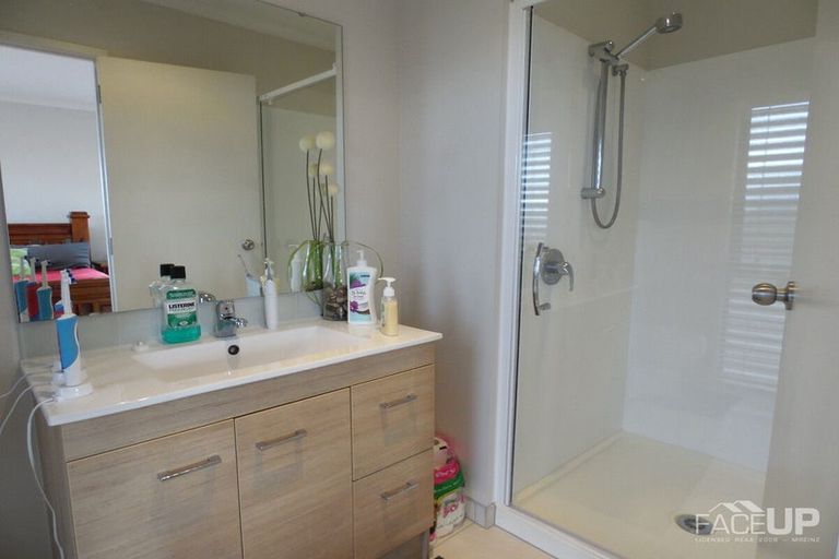 Photo of property in 47 Station Street, Hobsonville, Auckland, 0616