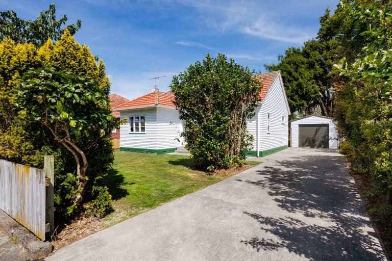 Photo of property in 258 College Street, West End, Palmerston North, 4412