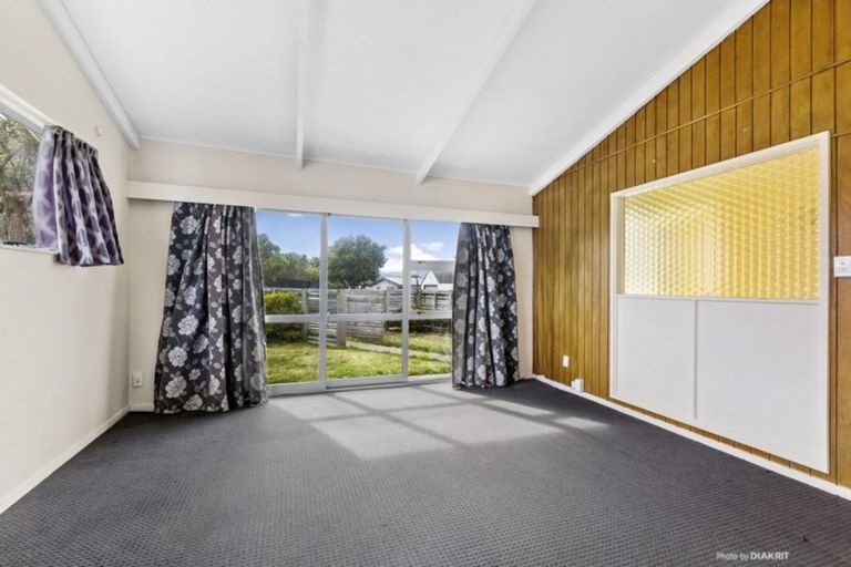 Photo of property in 2 Cobar Close, Maupuia, Wellington, 6022