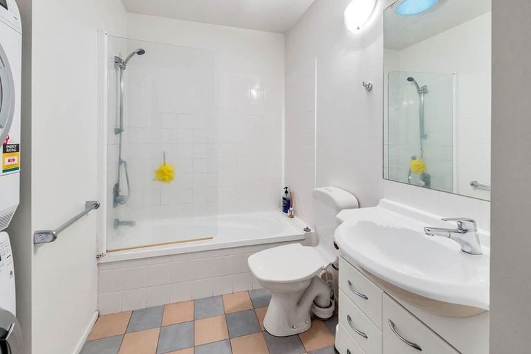 Photo of property in The Grange, 86/92 Bush Road, Albany, Auckland, 0632