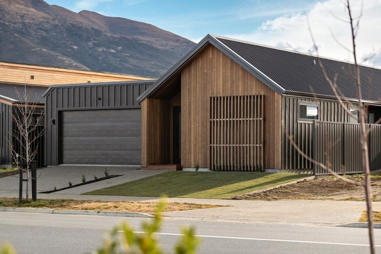 Photo of property in 70 Longview Drive, Lake Hawea, 9382