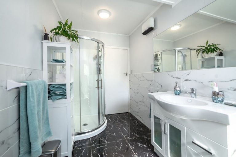 Photo of property in 11 Madden Place, Solway, Masterton, 5810