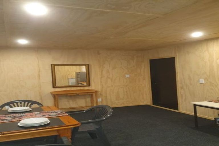 Photo of property in 100 Cole Street, Dannevirke, 4930