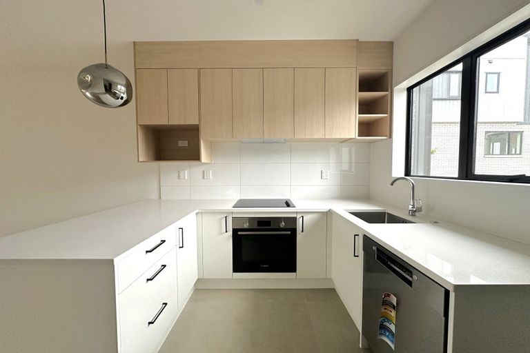 Photo of property in 55 Paetai Lane, Te Atatu Peninsula, 0610