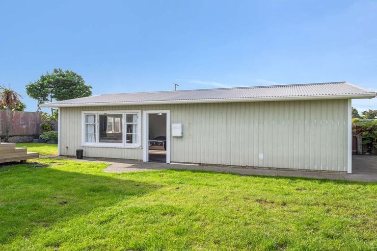 Photo of property in 19 Tongariro Street, Castlecliff, Whanganui, 4501