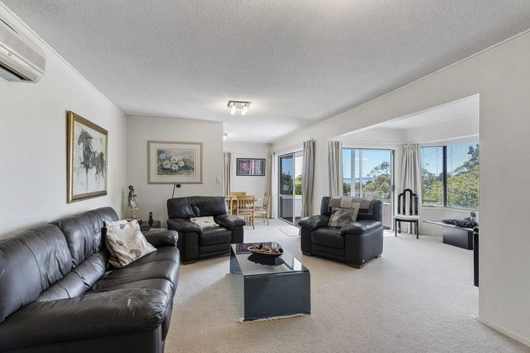 Photo of property in 14 Cyclades Place, Shelly Park, Auckland, 2014