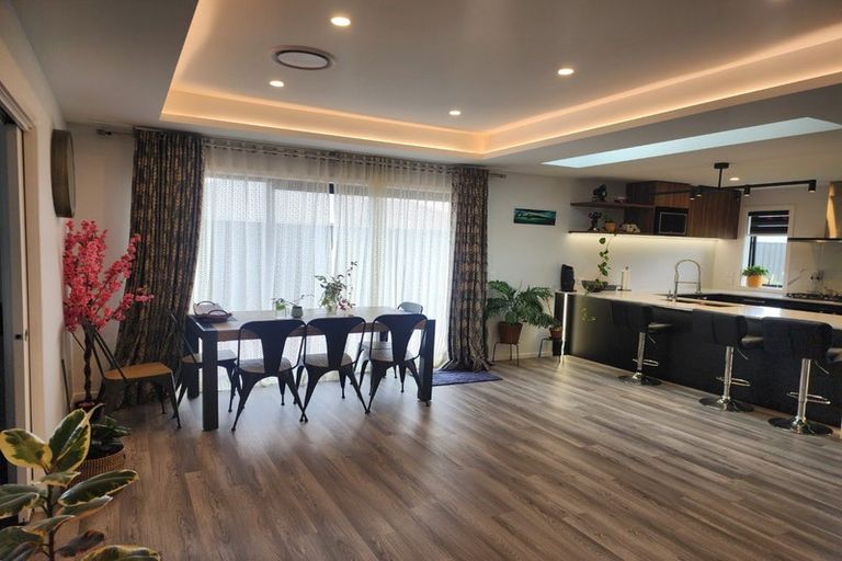 Photo of property in 33 Te Kanawa Lane, Rolleston, 7615