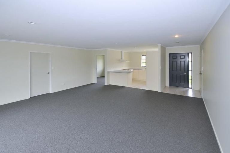 Photo of property in 1/11 Roanoke Way, Albany, Auckland, 0632