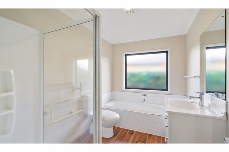 Photo of property in 17 Gallaghan Close, Wigram, Christchurch, 8042