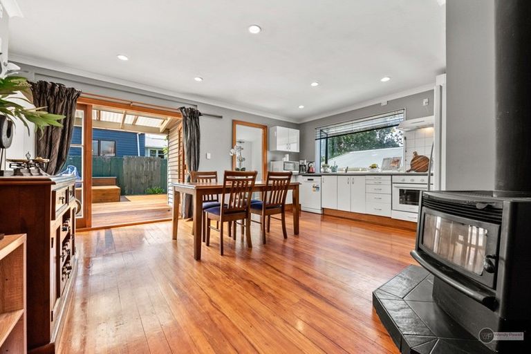 Photo of property in 10 Mcdougall Grove, Haywards, Lower Hutt, 5018