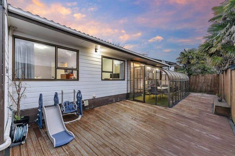Photo of property in 3/21 Northall Road, New Lynn, Auckland, 0600
