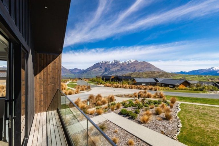 Photo of property in 35 Jacks Point Rise, Jacks Point, Queenstown, 9371