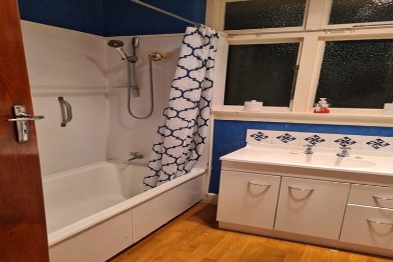 Photo of property in 38 Avenue Road, West End, Timaru, 7910