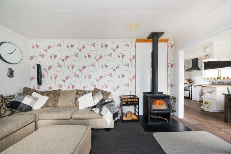 Photo of property in 69 Ongo Road, Hunterville, 4730